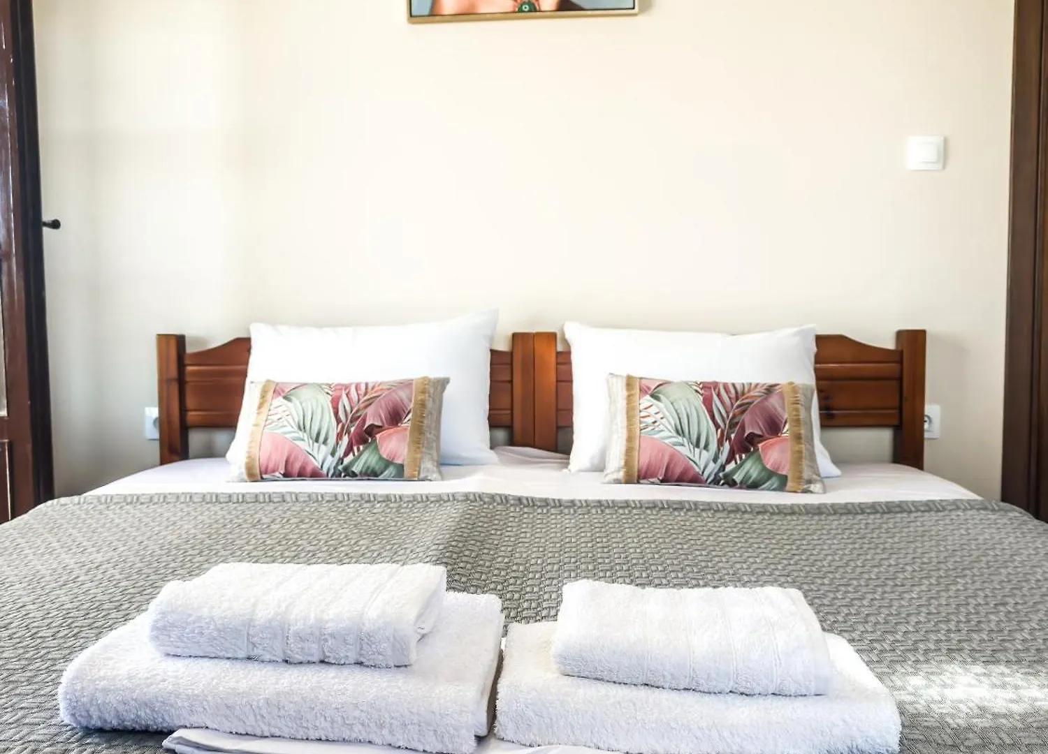 The Peaceful Villa Paralia Dionysiou Apartment
